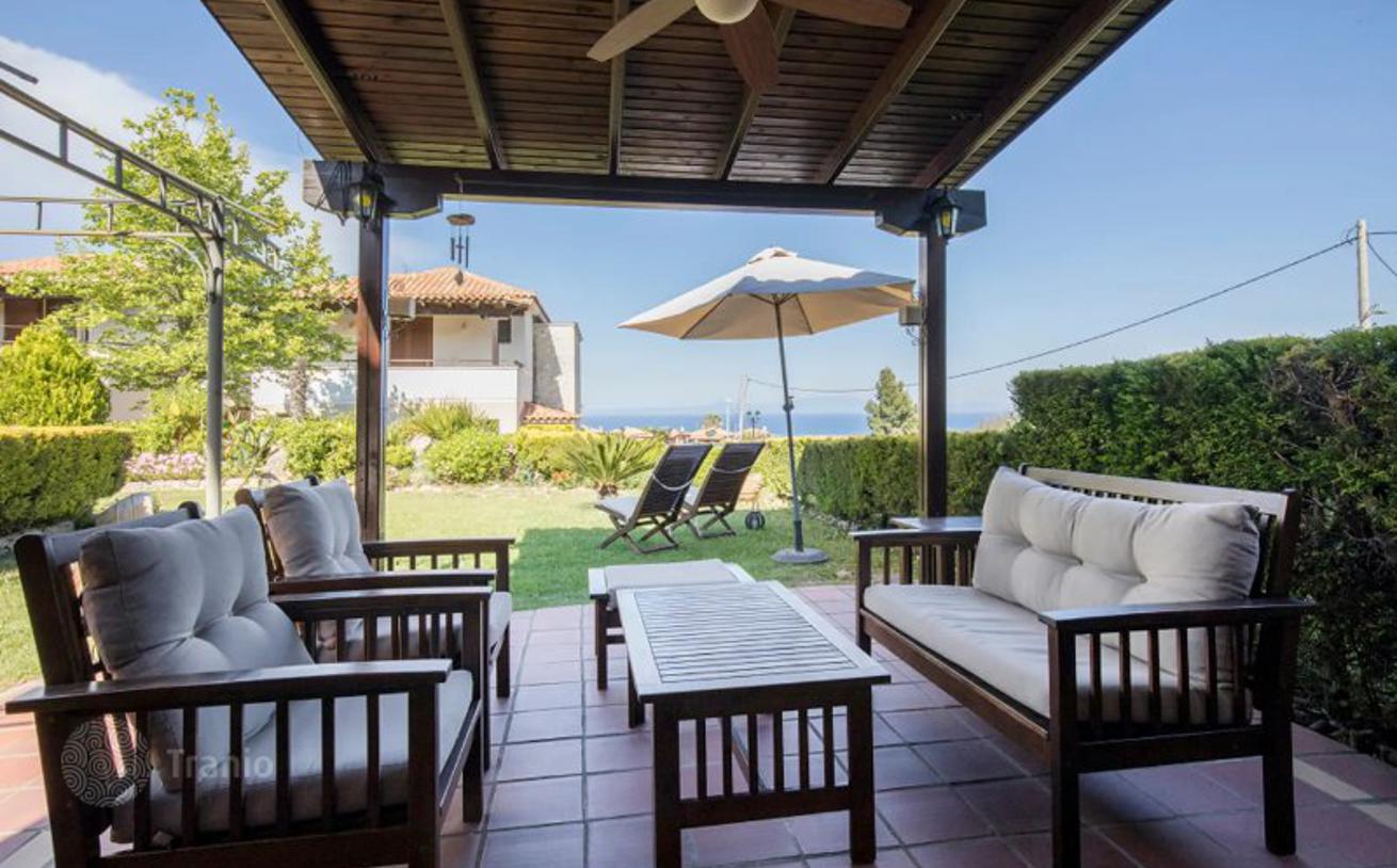 2-Bedroom House with Pool and Garden in Afitos, Kassandra, photo 3