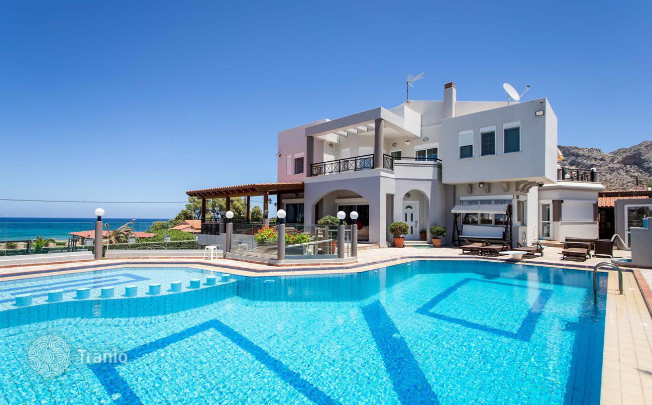 3-Story Villa with Private Pool Near the Beach in Stavros, Crete