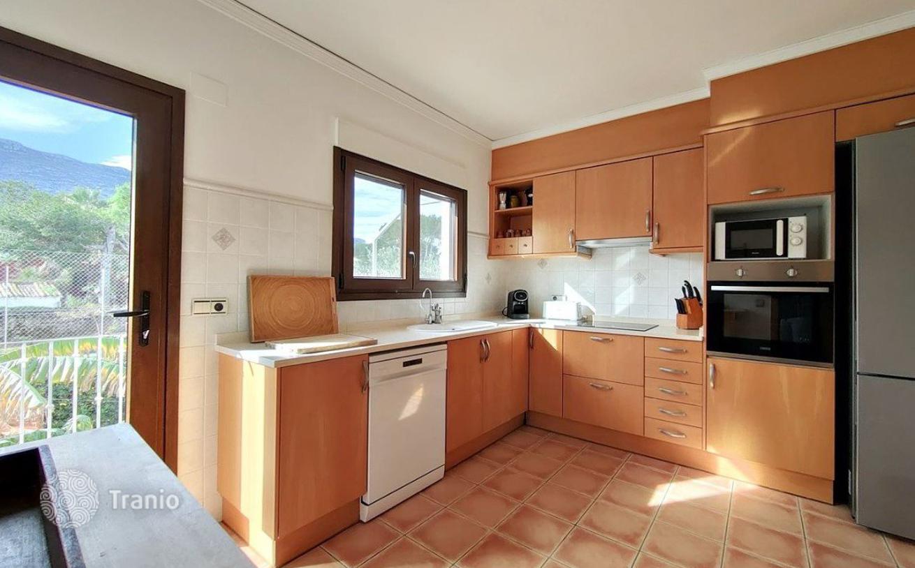 4-комнатный коттедж 350 м² в Кальпе, Испания, фото 2