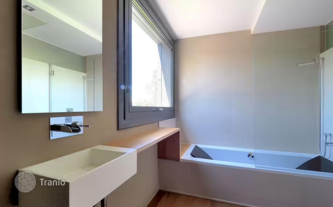 6-Bedroom House with Private Pool in Sant Cugat del Vallès, Barcelona