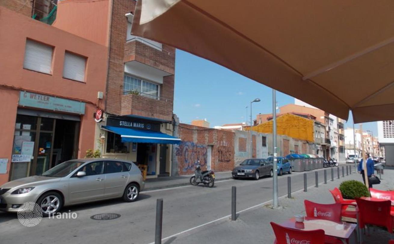 3-Story House with Commercial Space in Badalona, Barcelona, photo 4