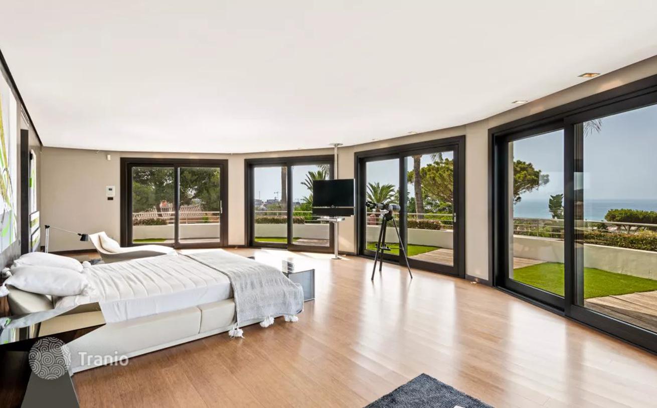 Modern Villa with Sea View in East Marbella