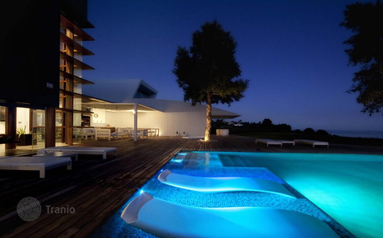 4-Bedroom Luxury Villa with Pool and Home Theater in Benalmadena