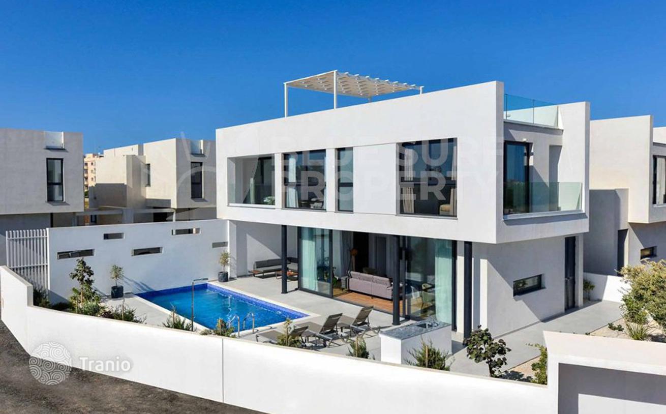 2-Bedroom Villa in Pernera, Cyprus, photo 3