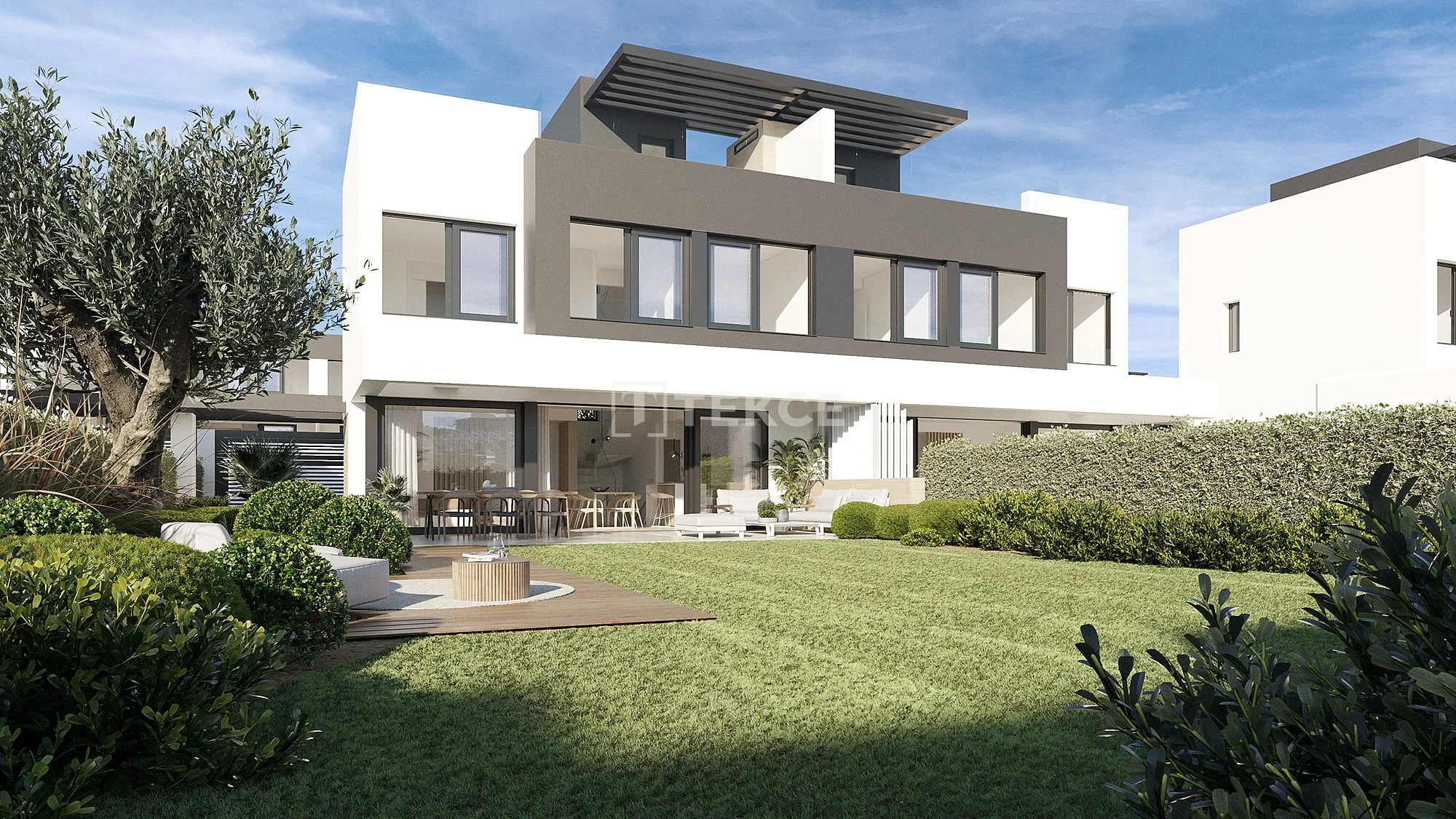 3-Bedroom Villa with Sea View in Estepona, photo 2
