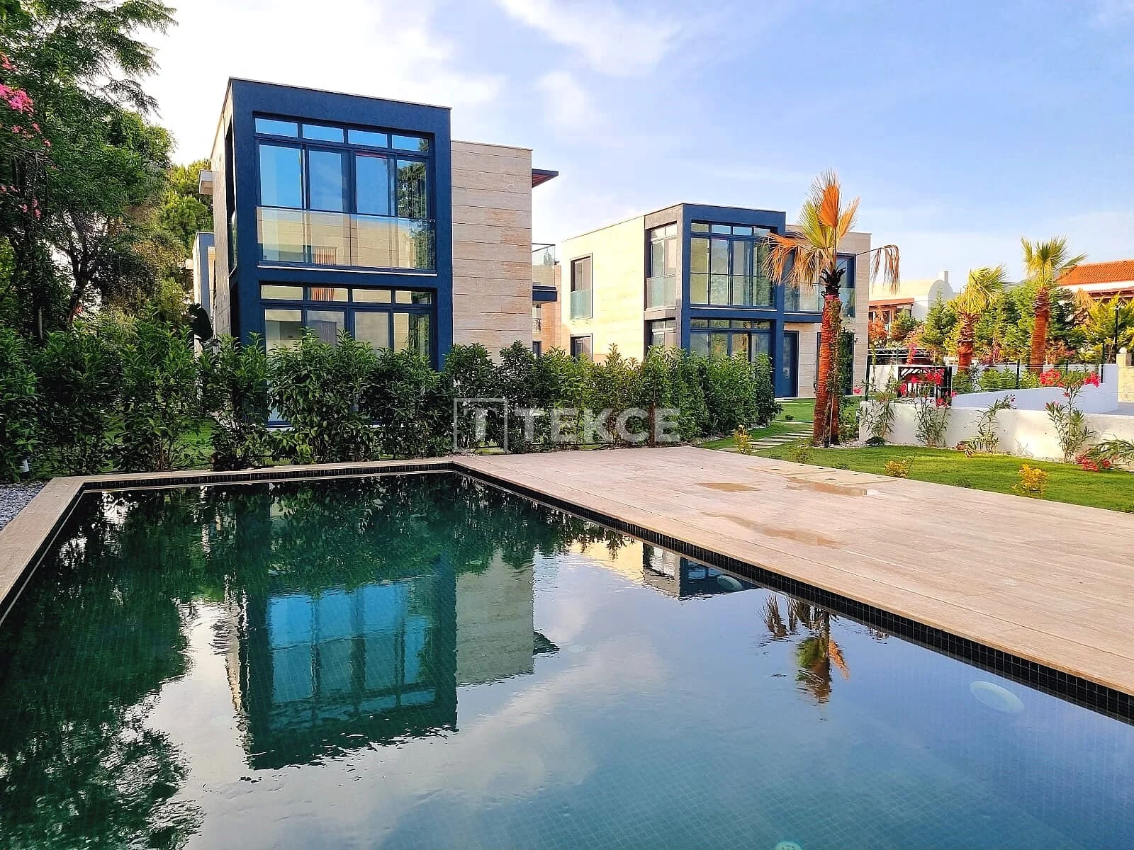 2-Bedroom Apartment with Private Garden in Bodrum, 500 m from the Beach