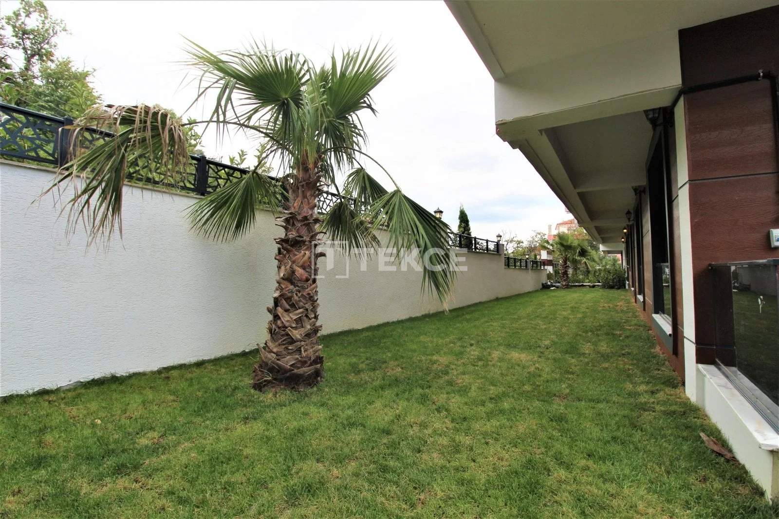 3-Bedroom Apartment with Sea View on the Beachfront in Cinarcik, photo 4