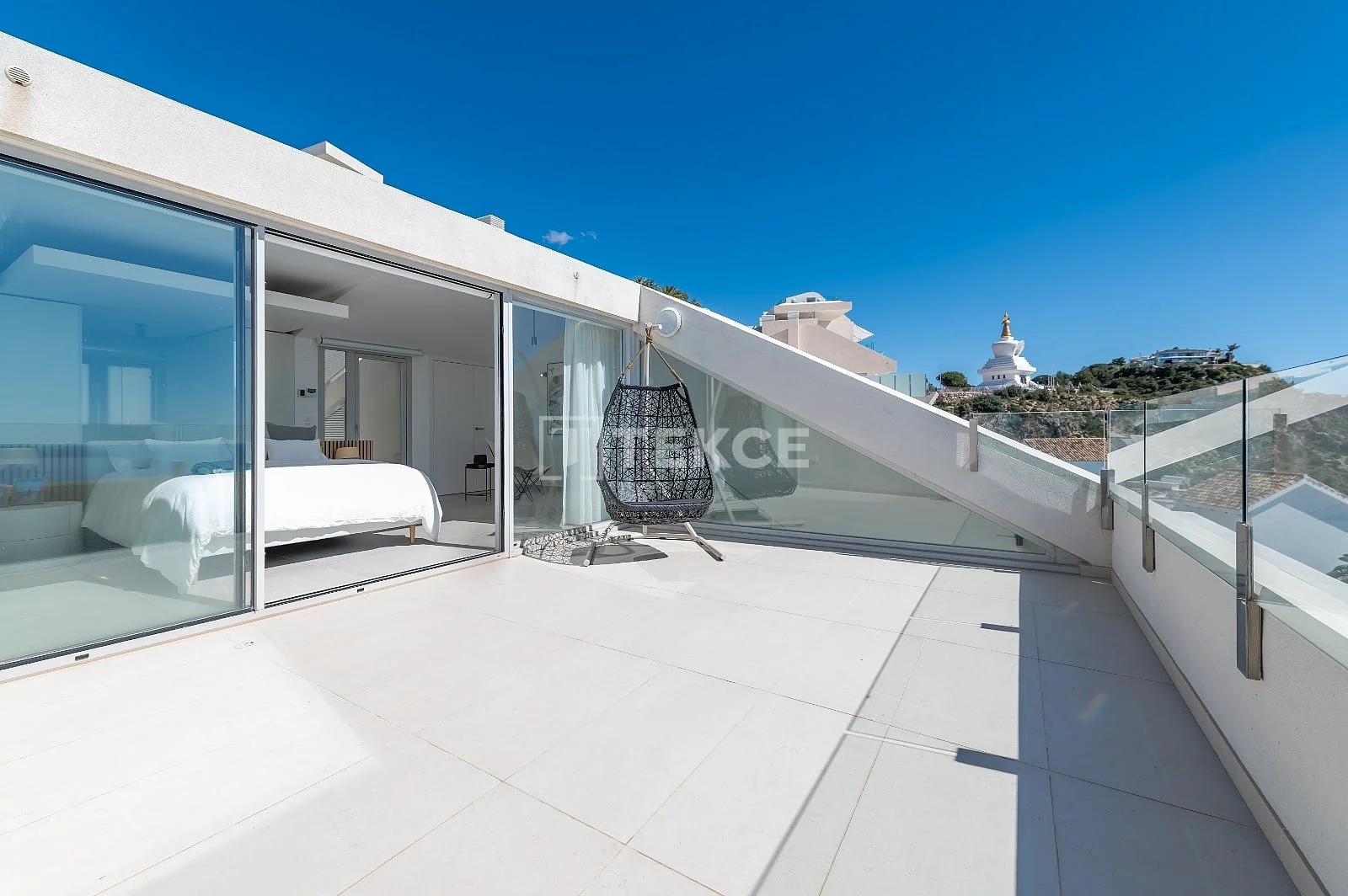3-Bedroom Apartment with Sea View in Benalmadena, photo 4