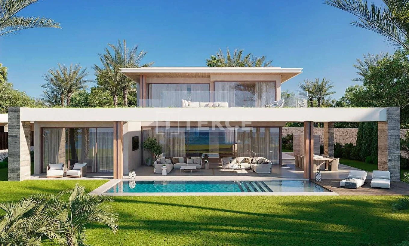 6-Bedroom Villa with Private Pool and Sea View in Estepona