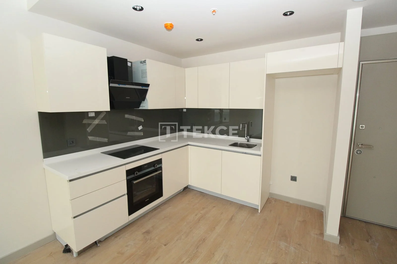 1-Bedroom Apartment with City View in Buyukcekmece, Istanbul, photo 5