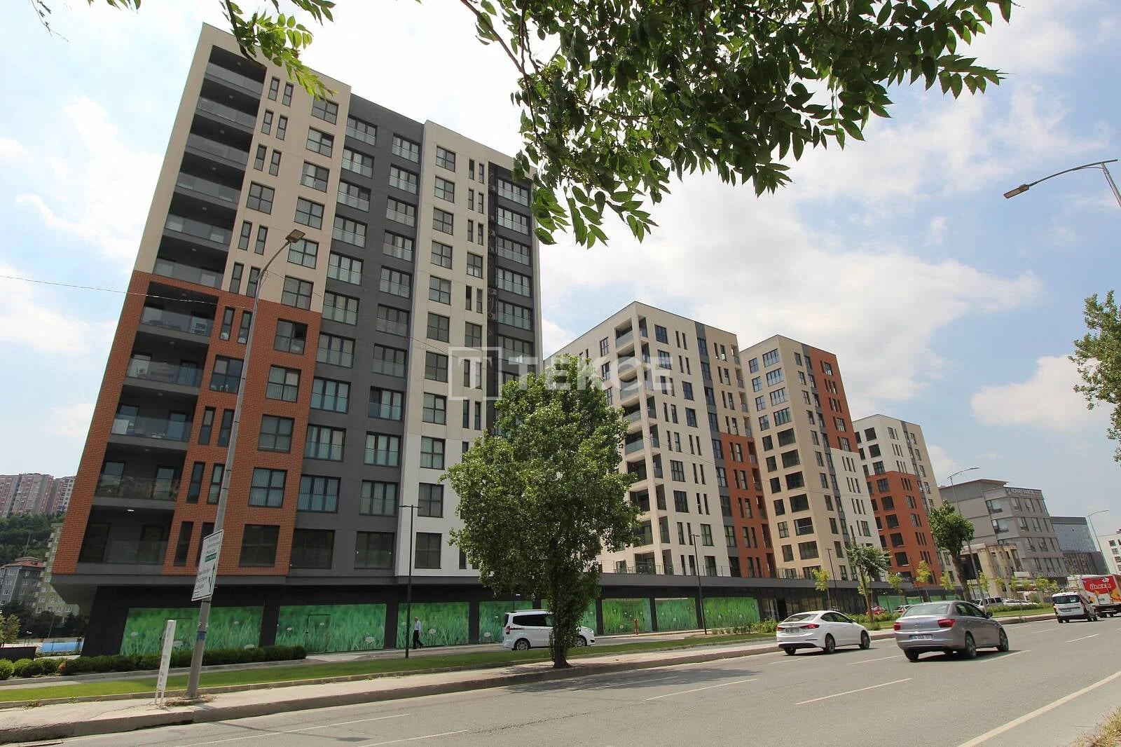 3-Bedroom Apartment in Modern Residential Complex in Kagithane, Istanbul