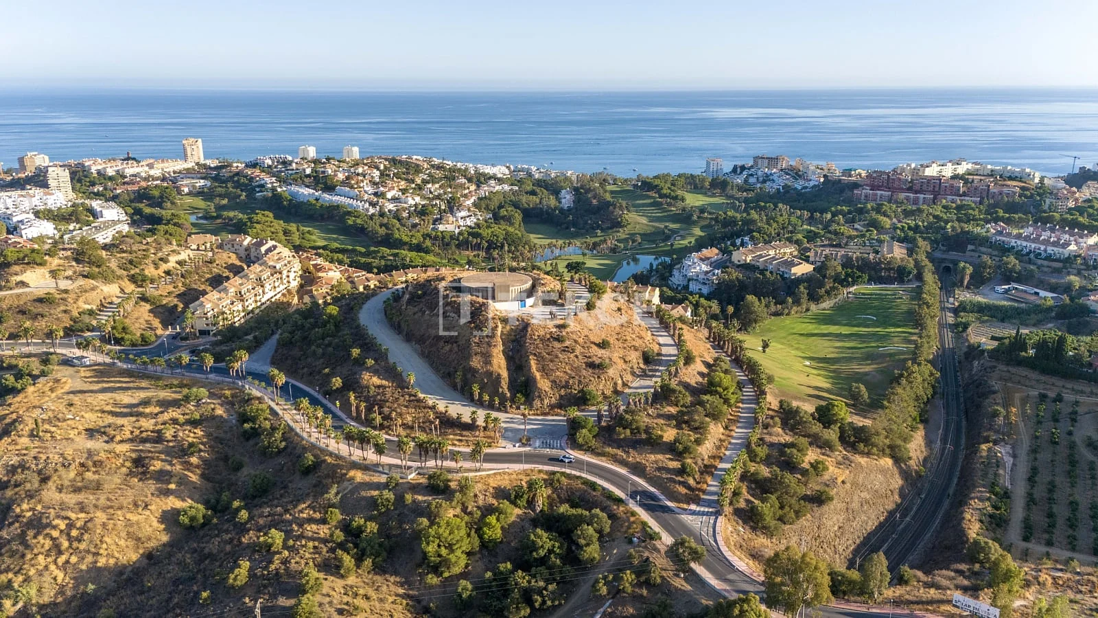 2-Bedroom Apartment with Sea and Golf Course Views in Benalmadena, photo 3