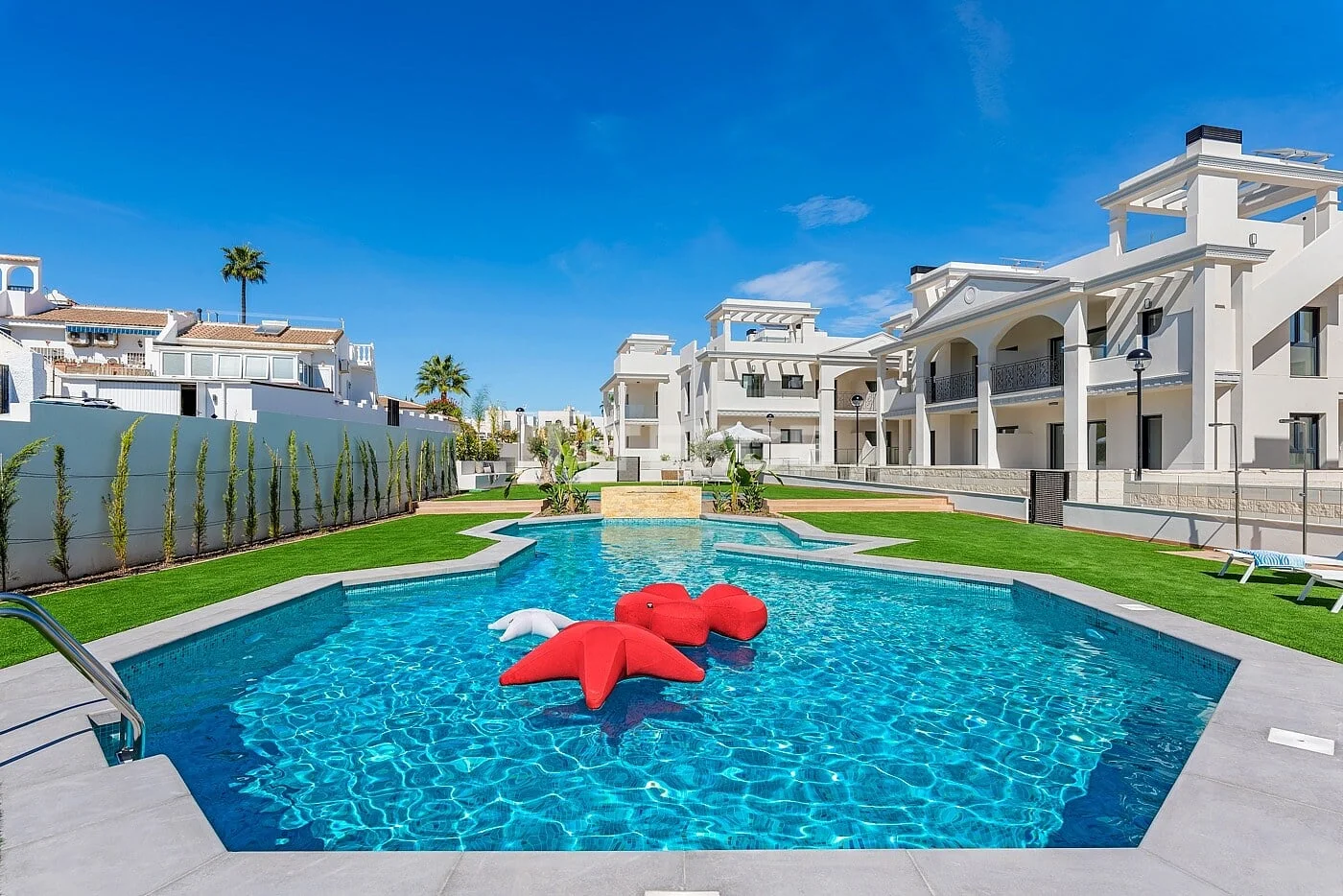 3-Bedroom Apartment with Garden in Roiales, Spain, photo 2