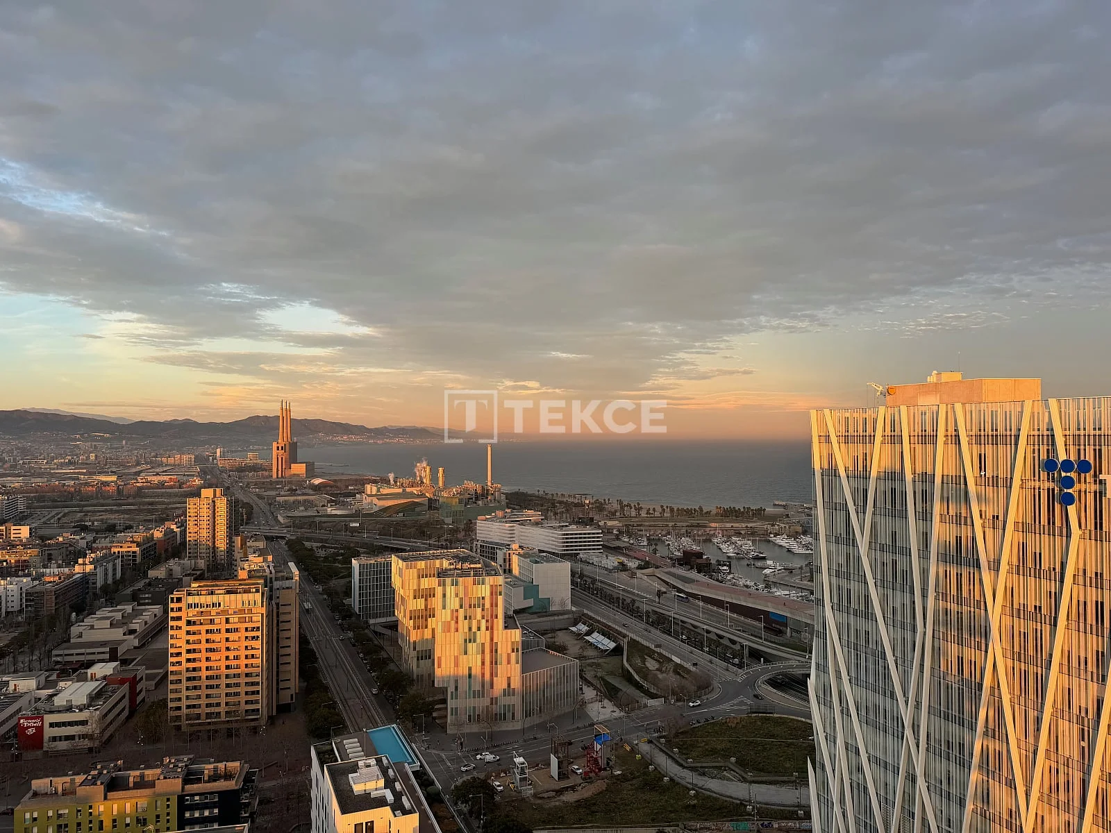 1-Bedroom Apartment with City View in Barcelona, photo 3
