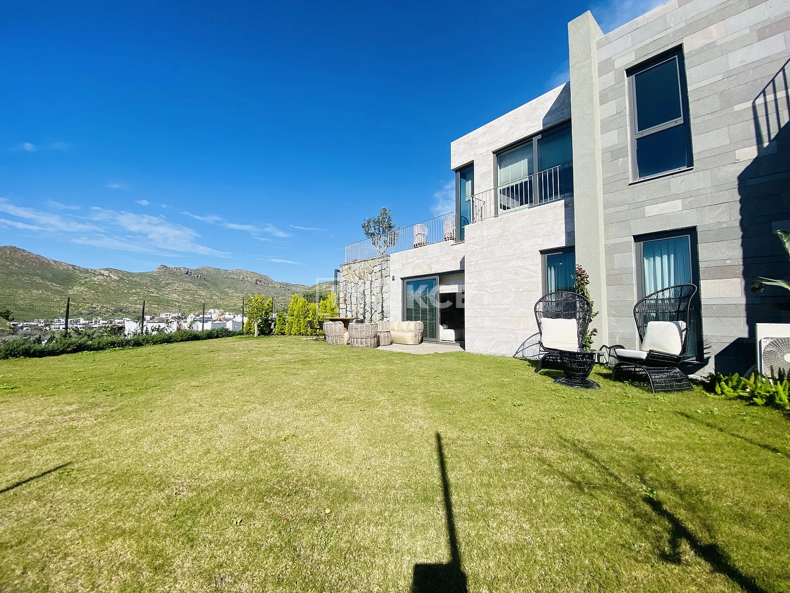 3-Bedroom Apartment with Sea View and Garden in Bodrum, photo 4