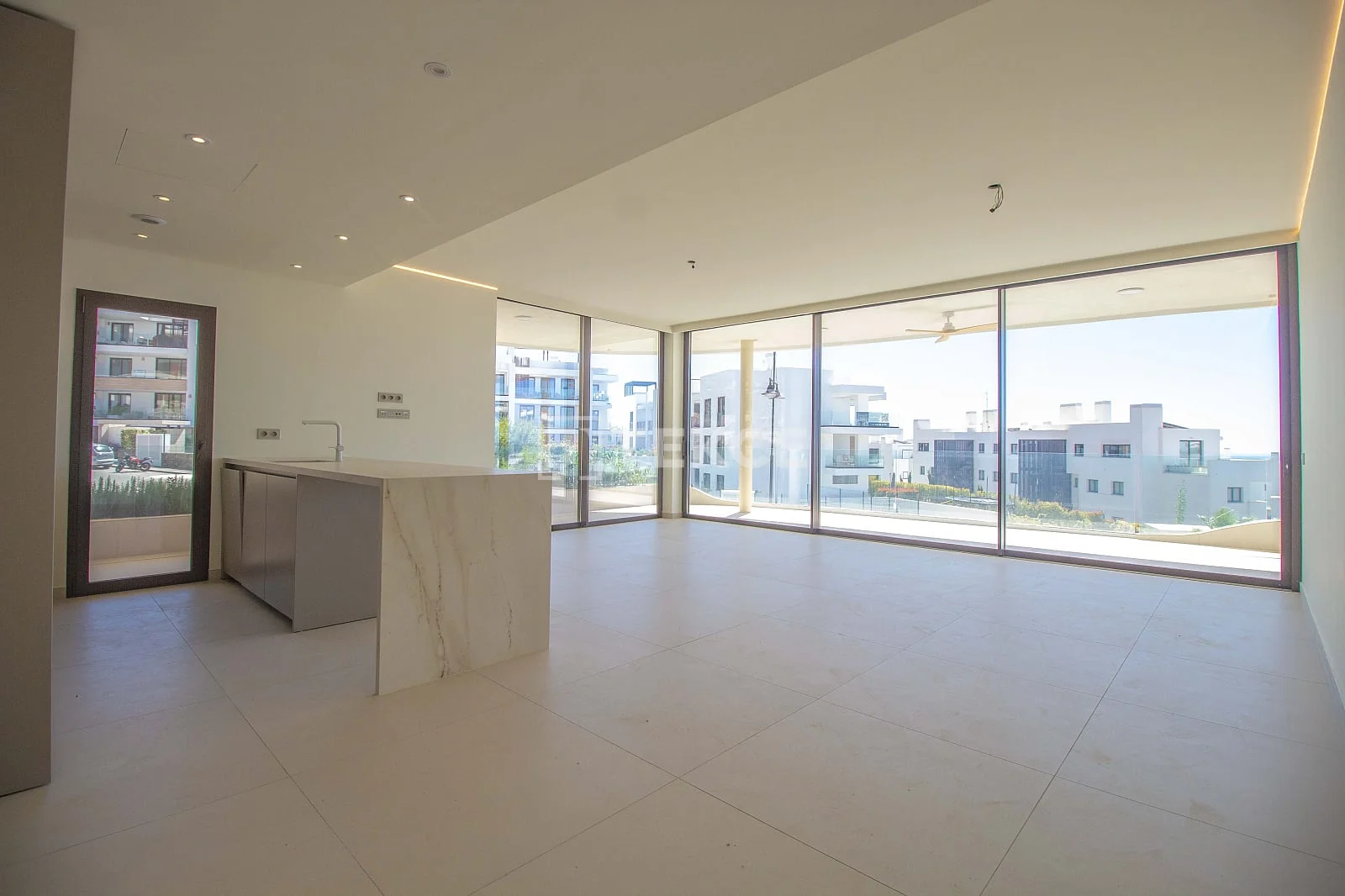 3-Bedroom Apartment with Jacuzzi and Sea View in Fuengirola, photo 4