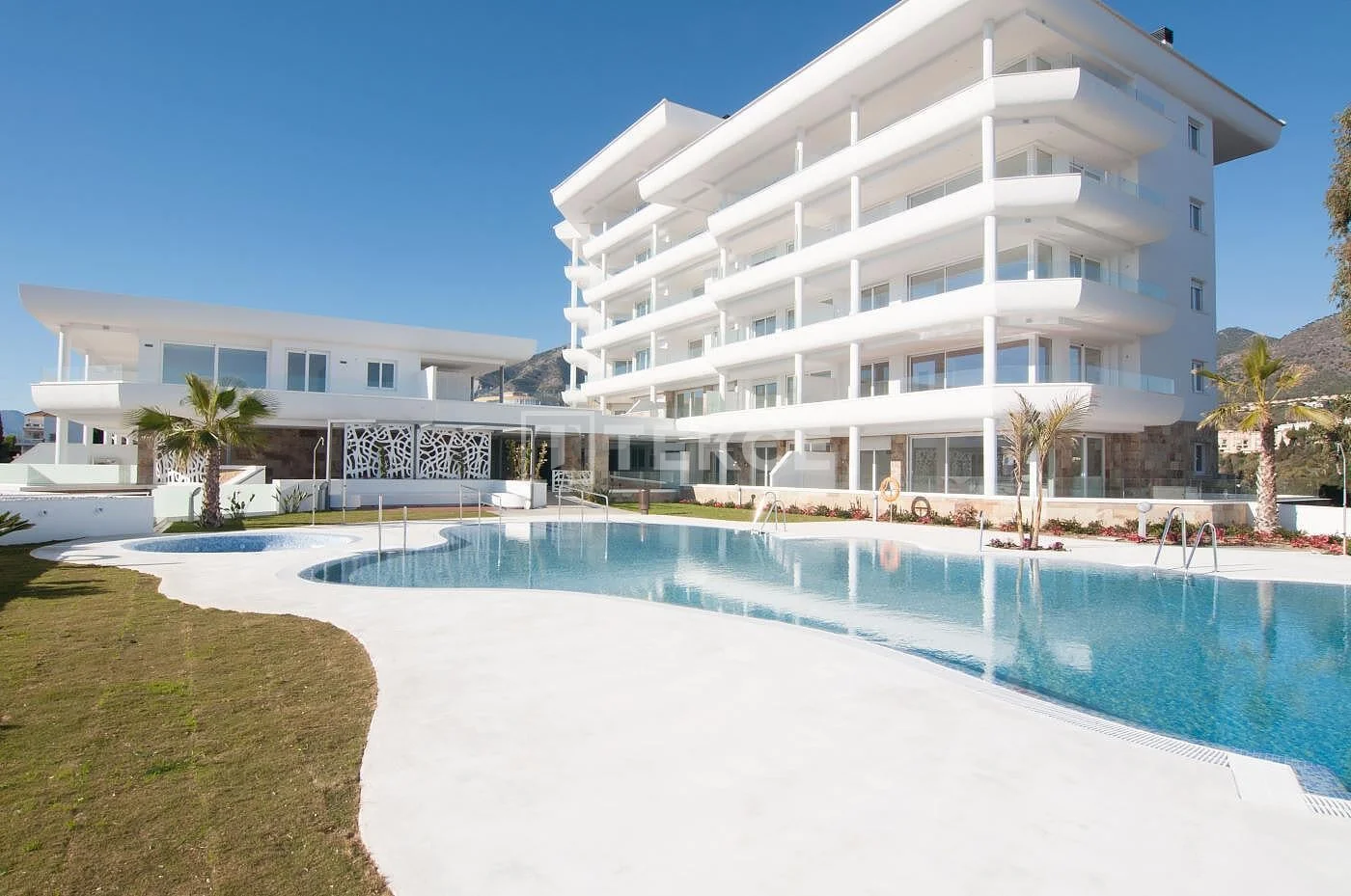 3-Bedroom Penthouse with Sea View in Fuengirola