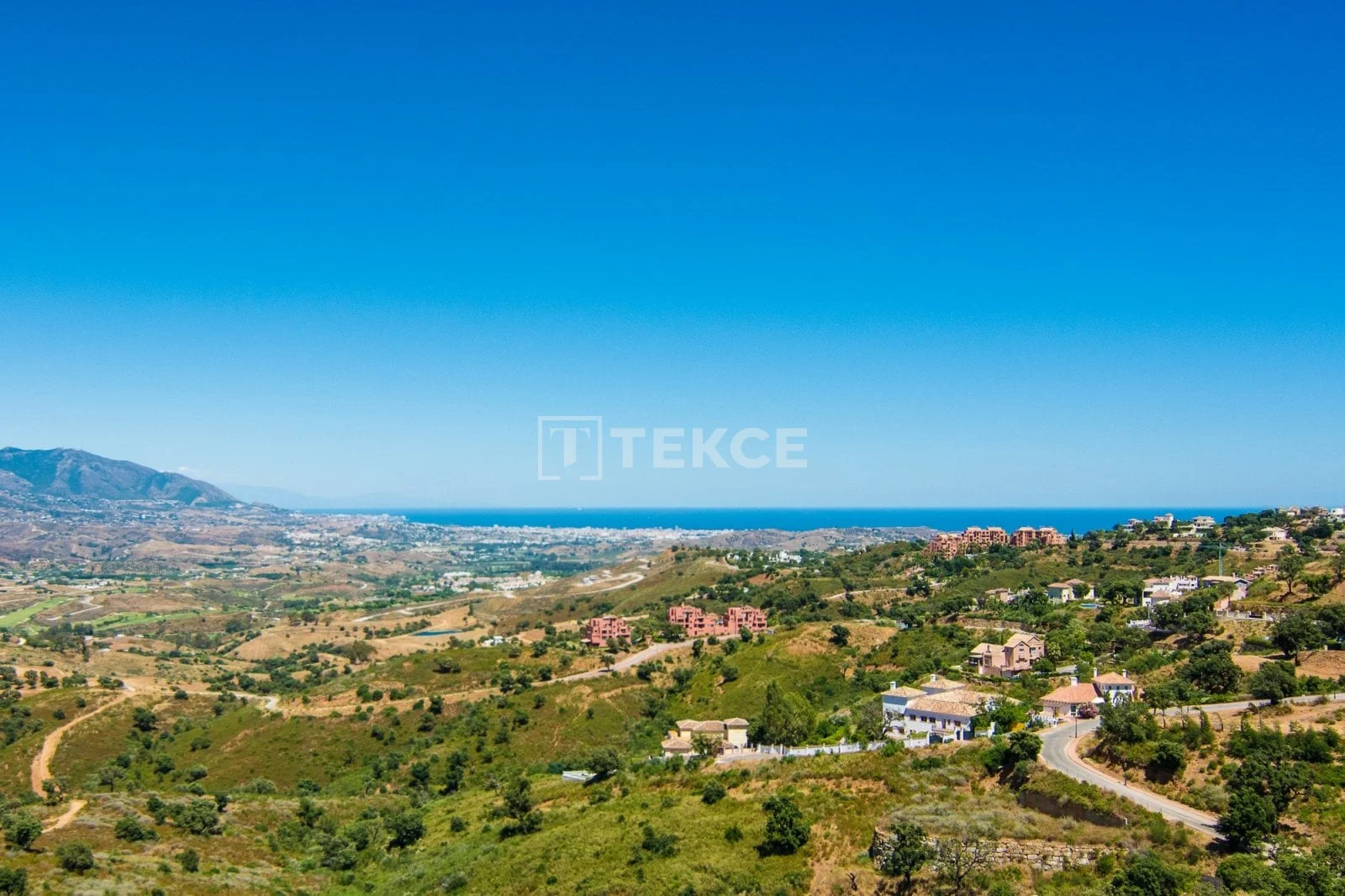 15,399 m² Land Plot with Sea and Mountain Views in Malaga