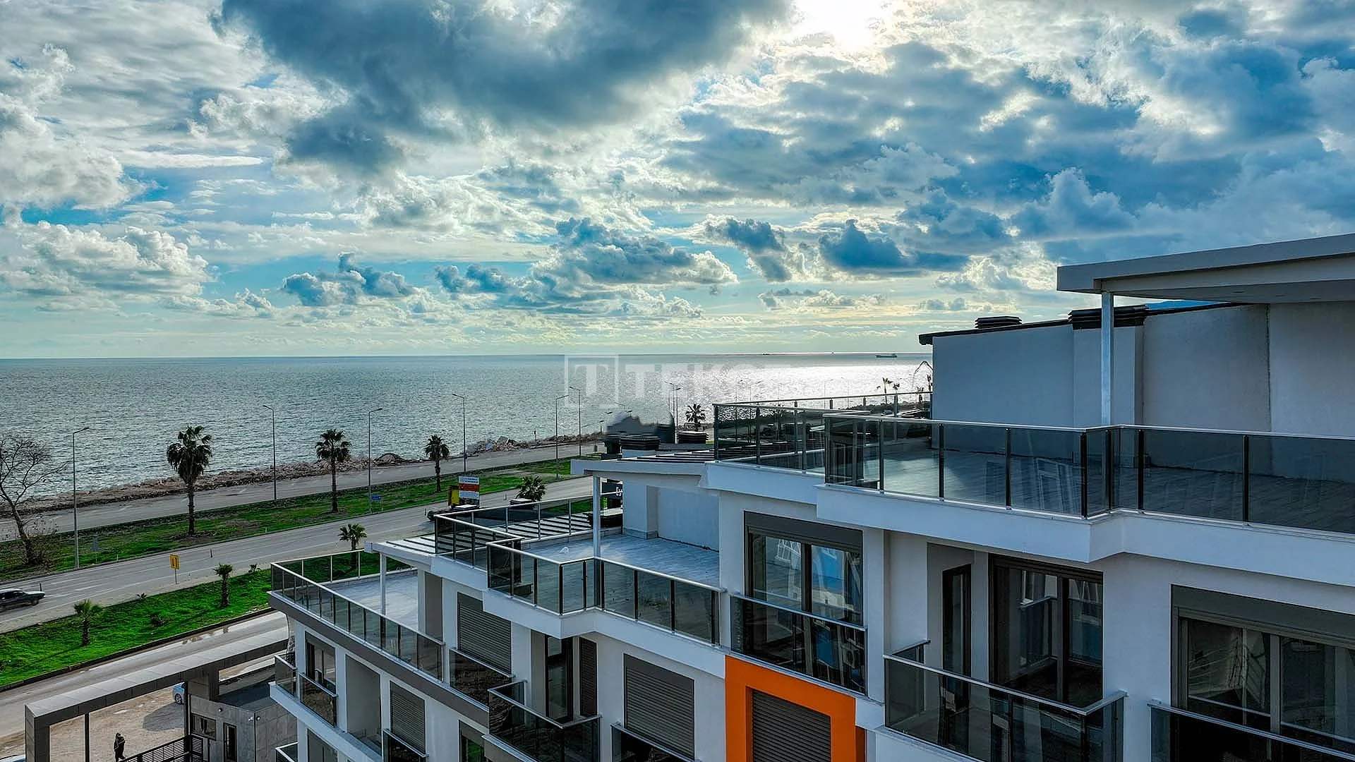 2-Bedroom Beachfront Apartment with Sea and Mountain Views in Antalya