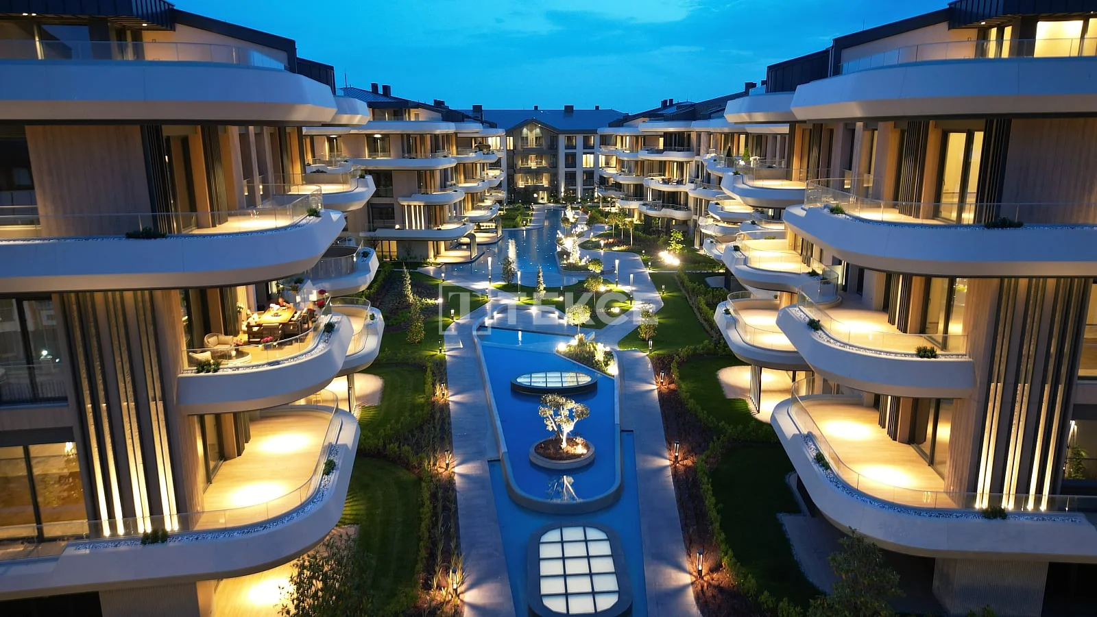 5-Bedroom Apartment with Sea Proximity in Bakirkoy, Istanbul