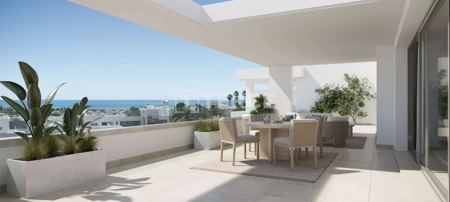 3-Bedroom Penthouse with Sea and Mountain Views in Estepona