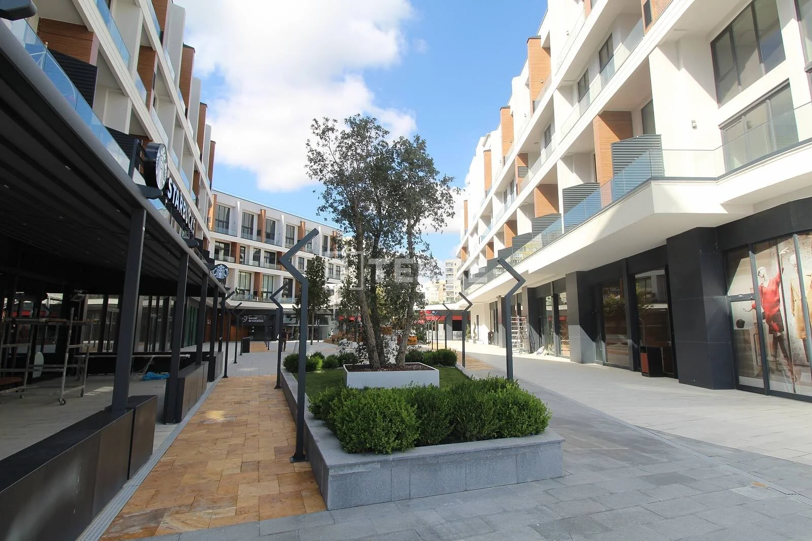 2-Bedroom Apartment with Sea and City Views in Istanbul, photo 4