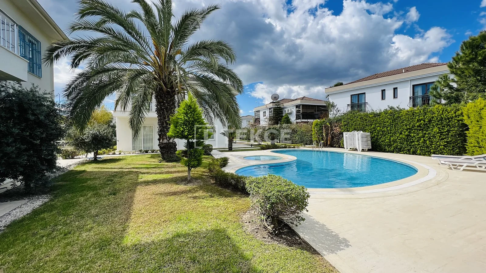 2-Bedroom Apartment with Pool and Garden in Kemer, photo 2