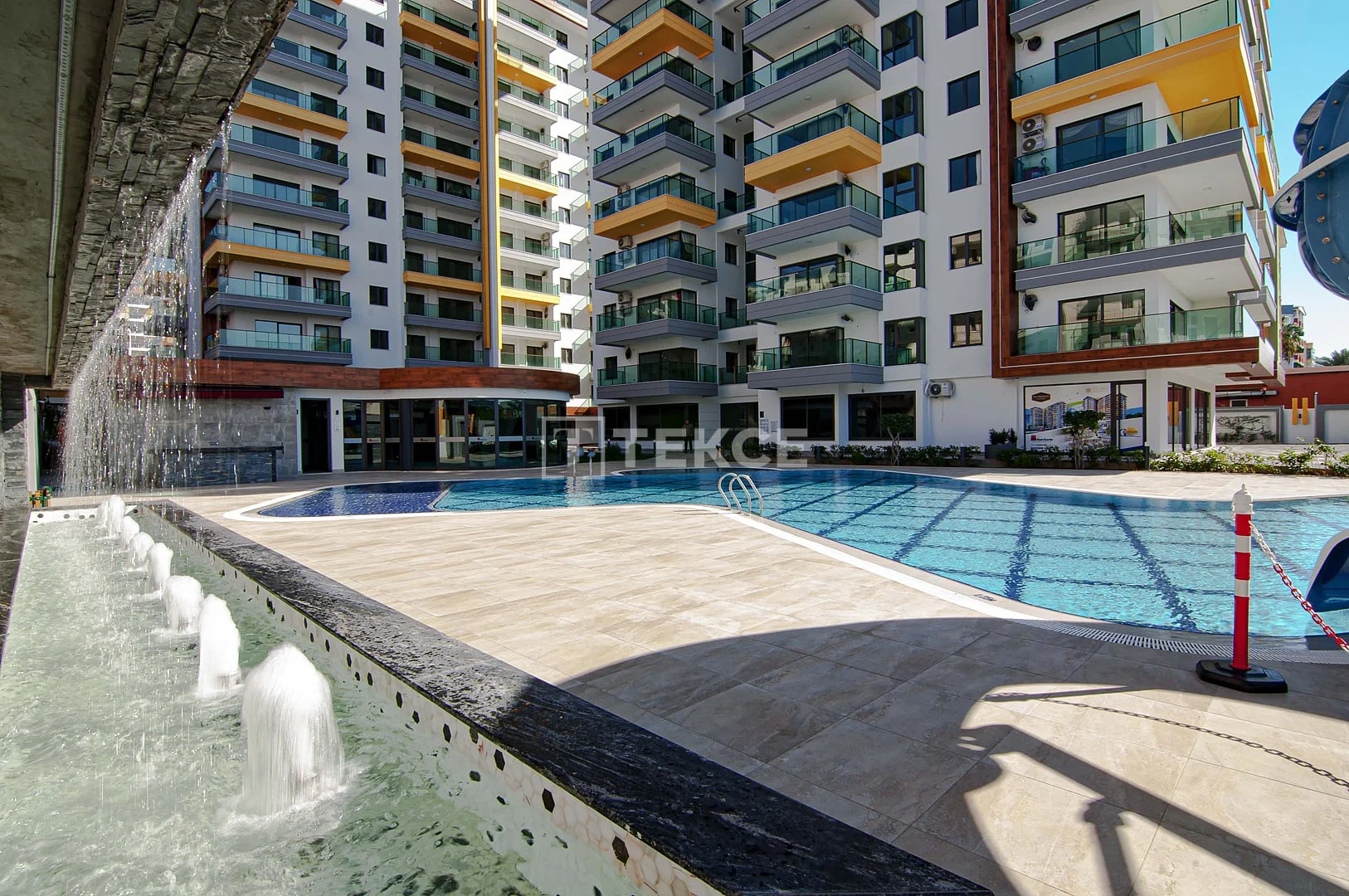 Beachfront 2-Bedroom Apartment with Sea View in Mahmutlar, Alanya, photo 2