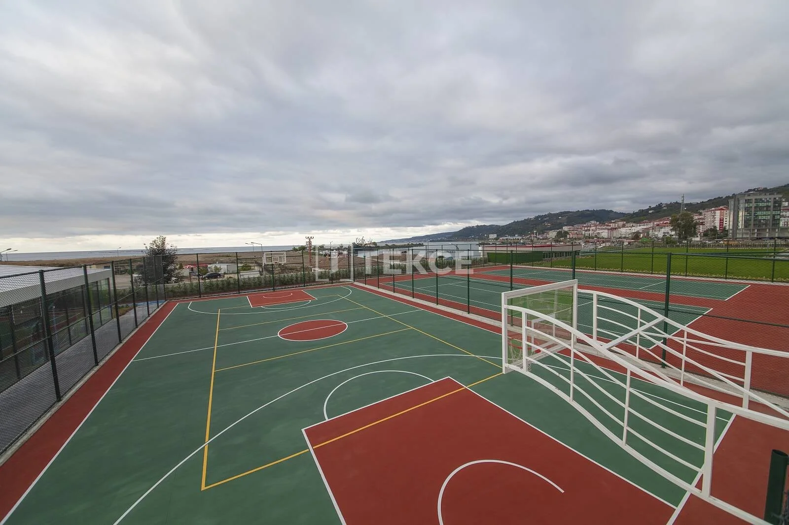 5-Bedroom Apartment with Sea View in Yomra, Trabzon, photo 4