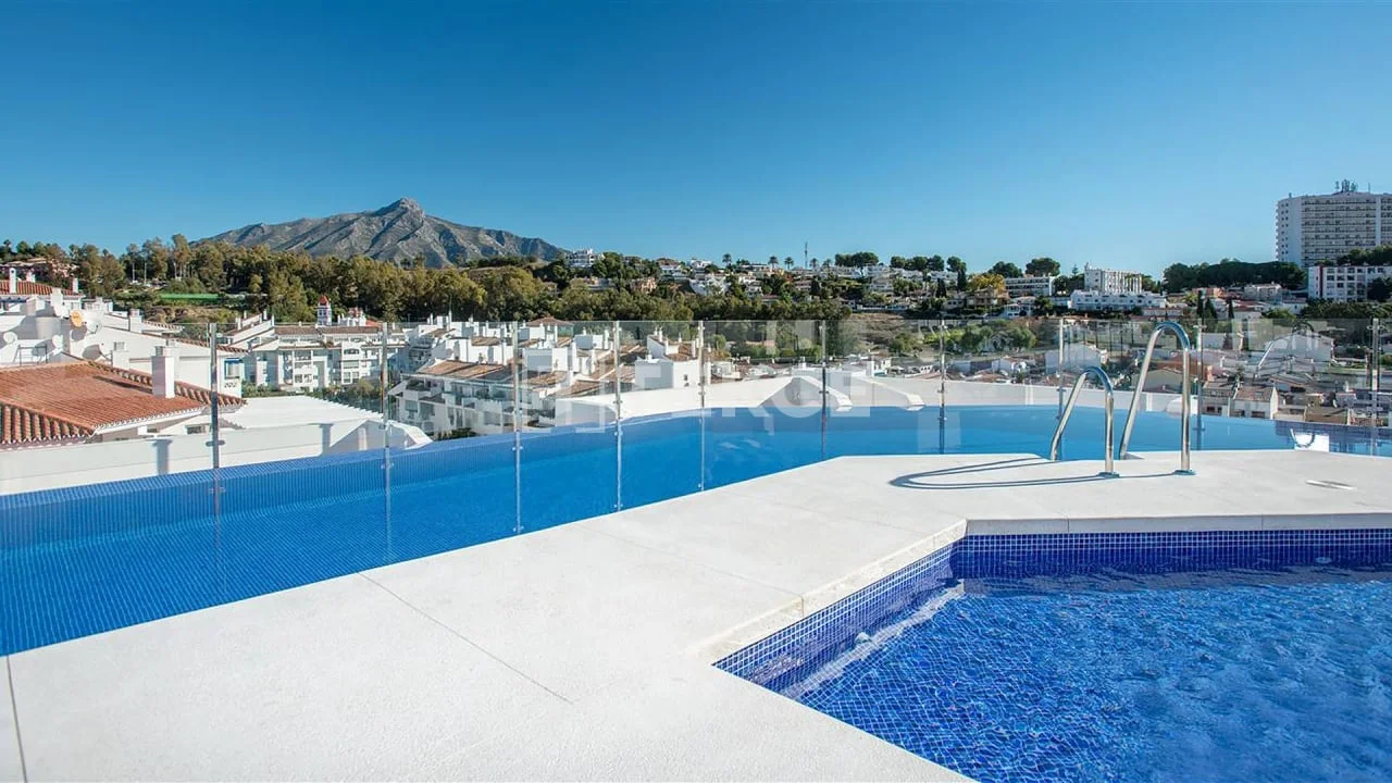 2-Bedroom Penthouse with Terrace and Mountain View in Marbella, photo 4