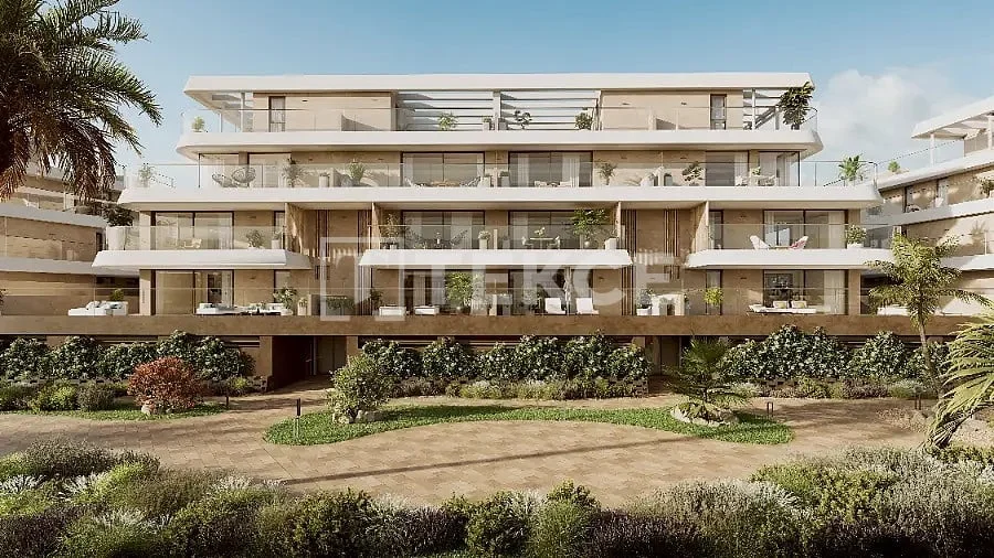 2-Bedroom Apartment with Sea View in Estepona, photo 2