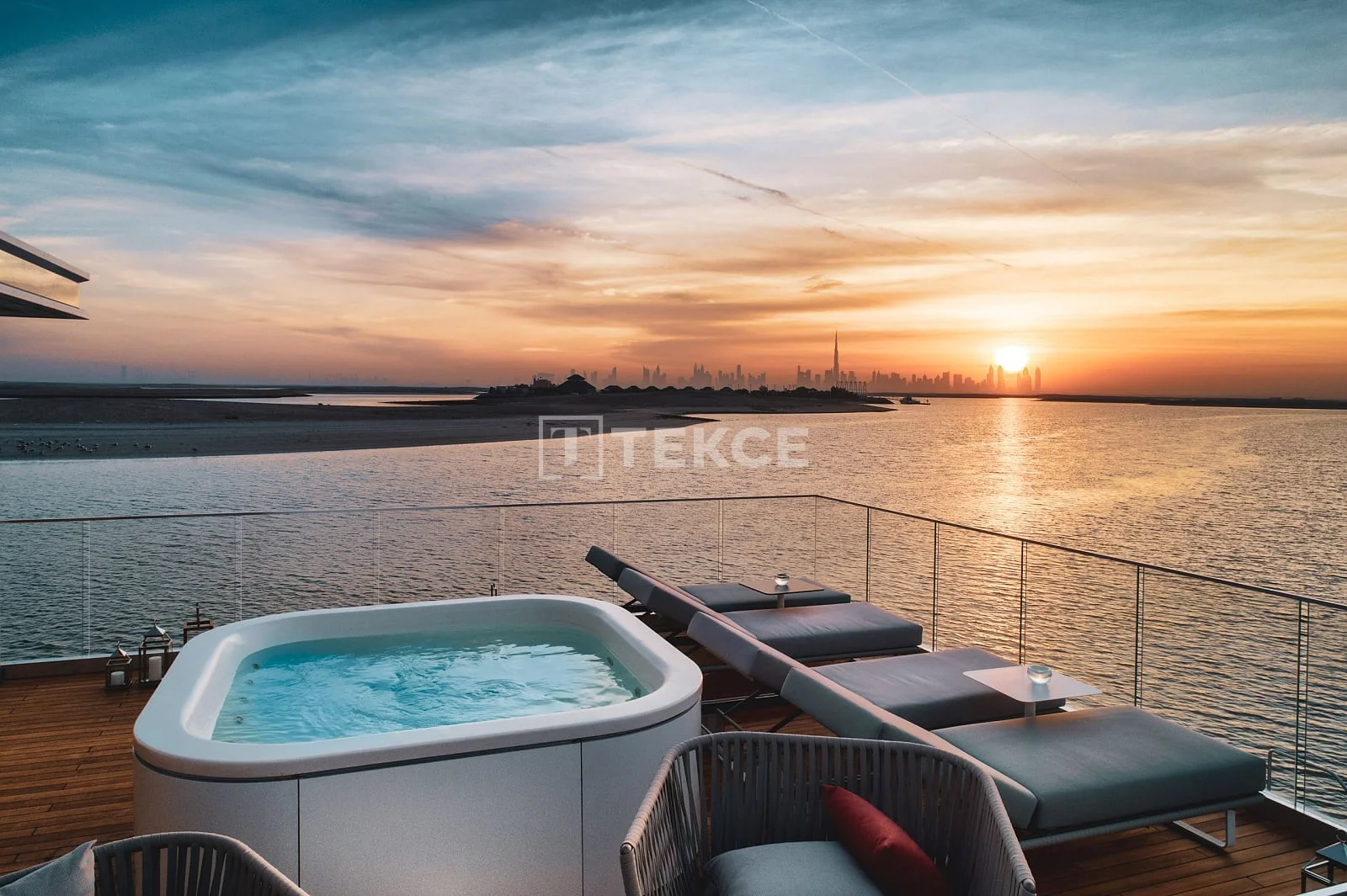 2-Bedroom Beachfront Villa with Sea View in Dubai, photo 3