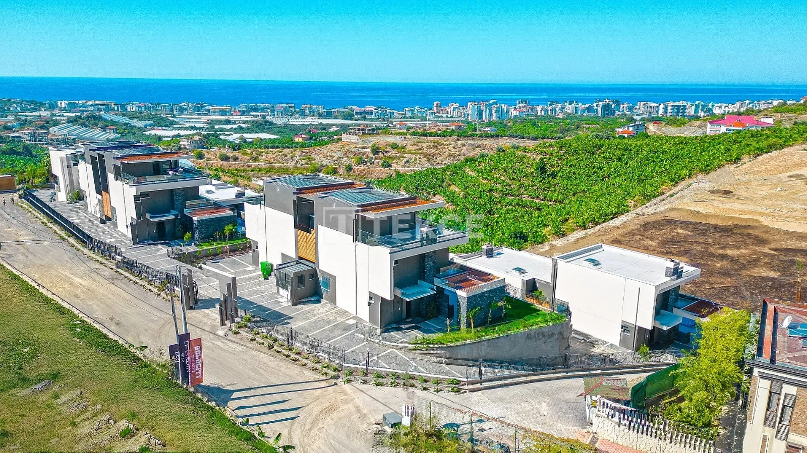 4-Bedroom Villa with Private Pool and Garden in Kargicak, Alanya, photo 3