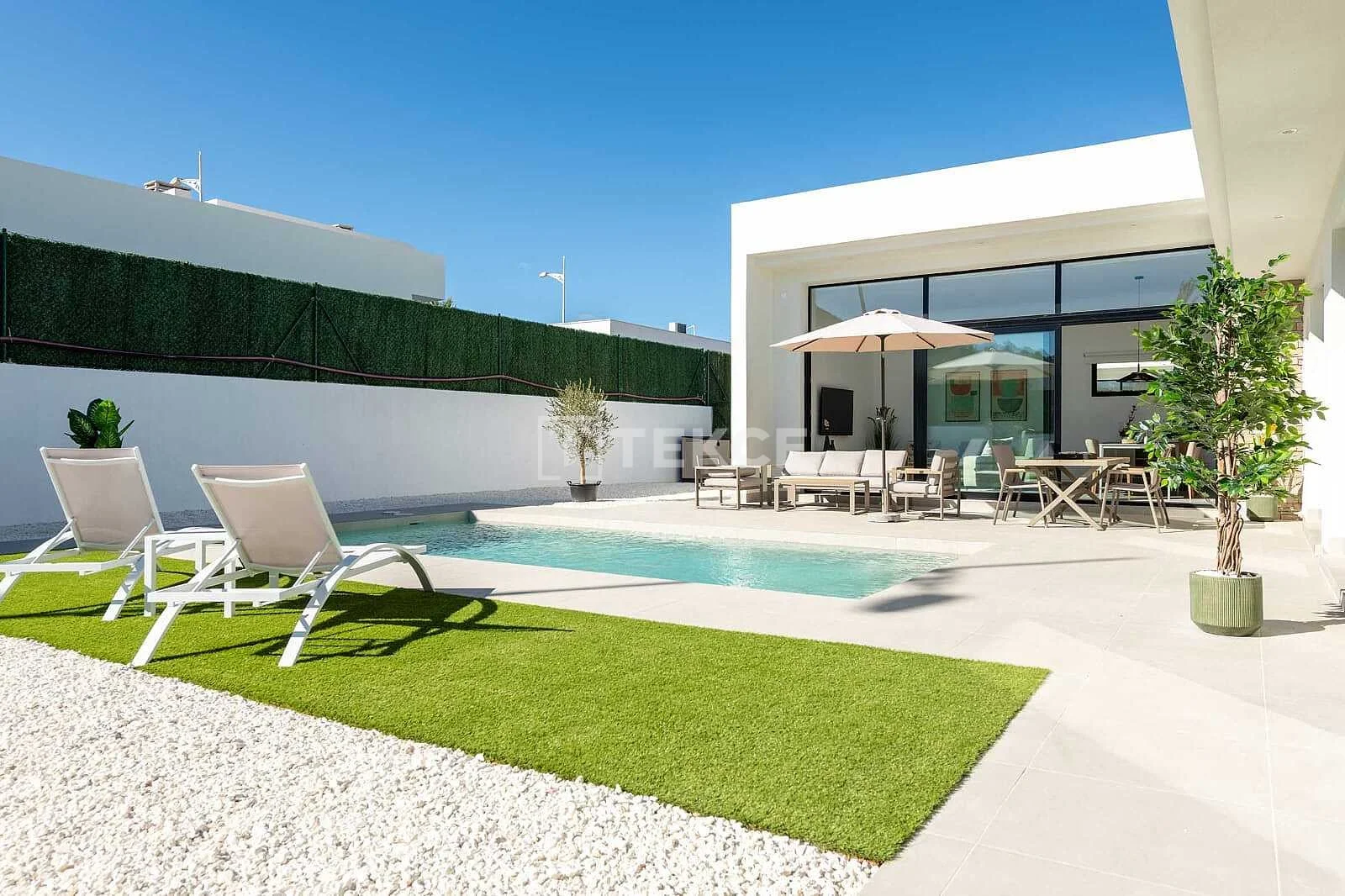 3-Bedroom Villa with Private Pool in Murcia, photo 3