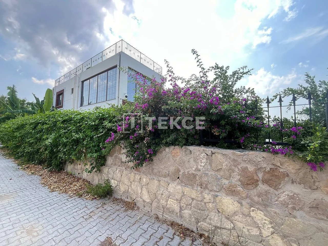 4-Bedroom Villa with Private Pool and Garden in Kyrenia, photo 4
