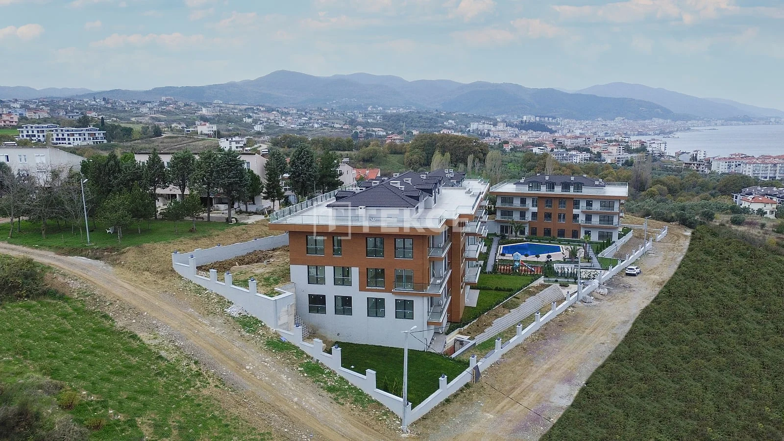 1-Bedroom Apartment with Sea View in Cinarcik, photo 4