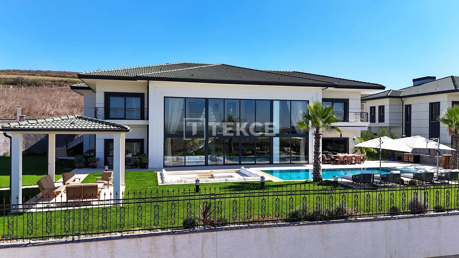 6-Bedroom Villa with Private Pool in Buyukcekmece, Istanbul, photo 3