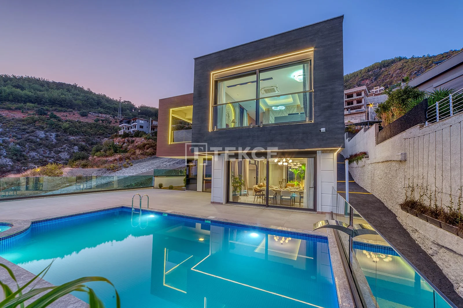4-Bedroom Villa with Sea and City Views in Alanya, photo 4