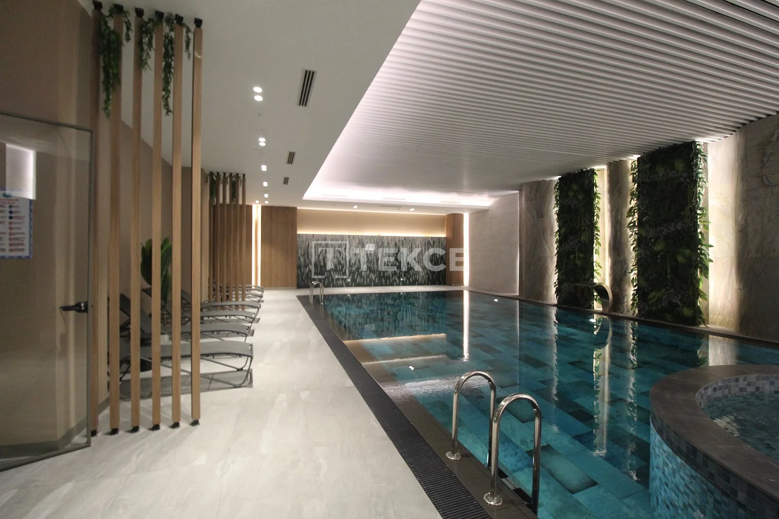 4-Bedroom Apartment with City View in Istanbul, photo 2