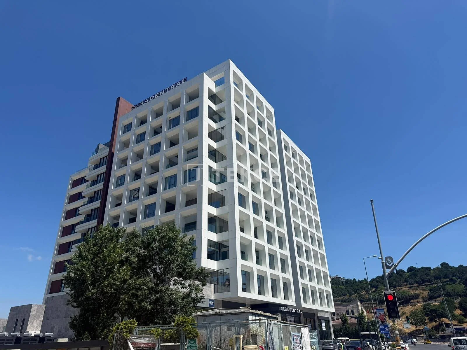 1-Bedroom Apartment with Balcony and Terrace in Kagithane, Istanbul, photo 4