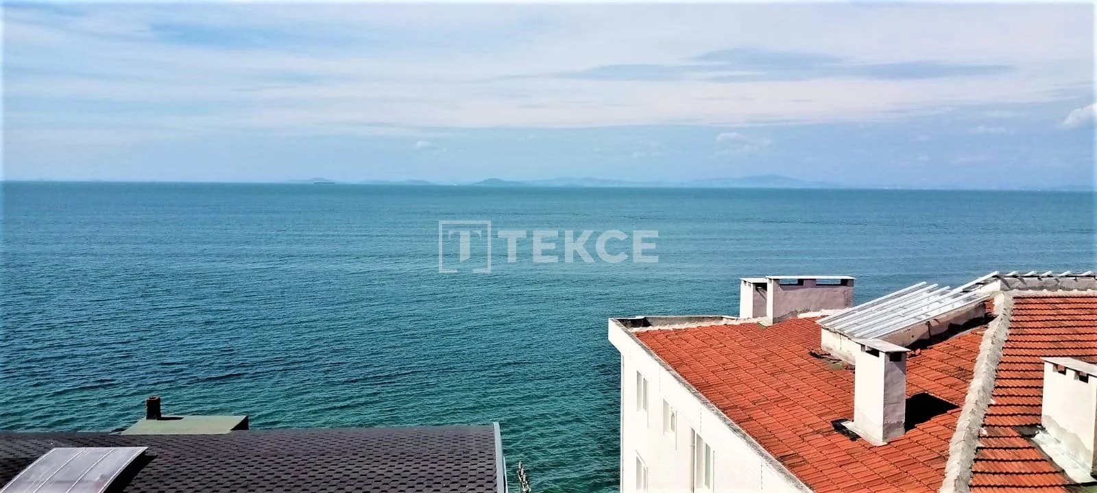 3-Bedroom Apartment with Sea View on the Beachfront in Cinarcik