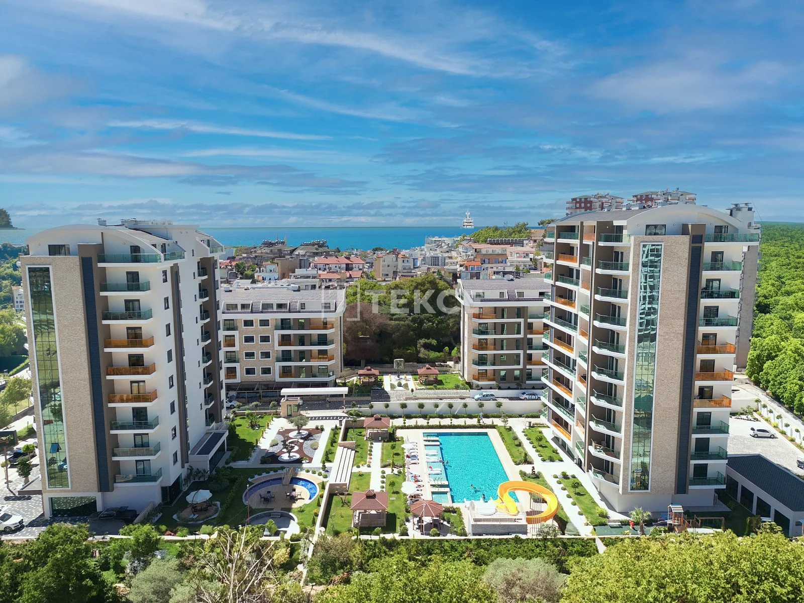 2-Bedroom Apartment with Balcony in Avsallar, Alanya
