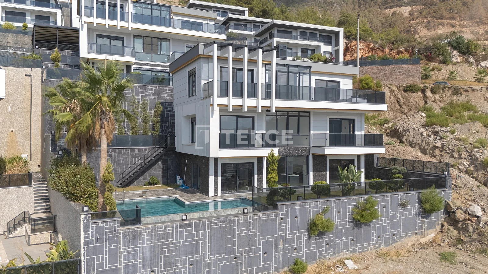5-Bedroom Villa with Sea and City Views in Alanya