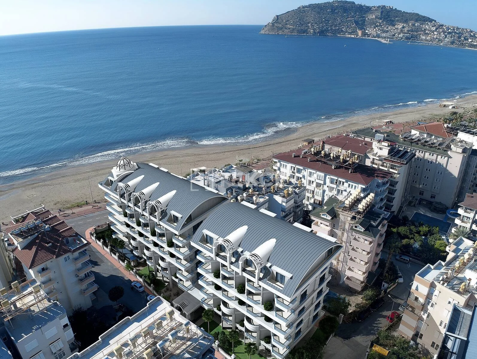 3-Bedroom Penthouse and Apartment with Sea View in Alanya