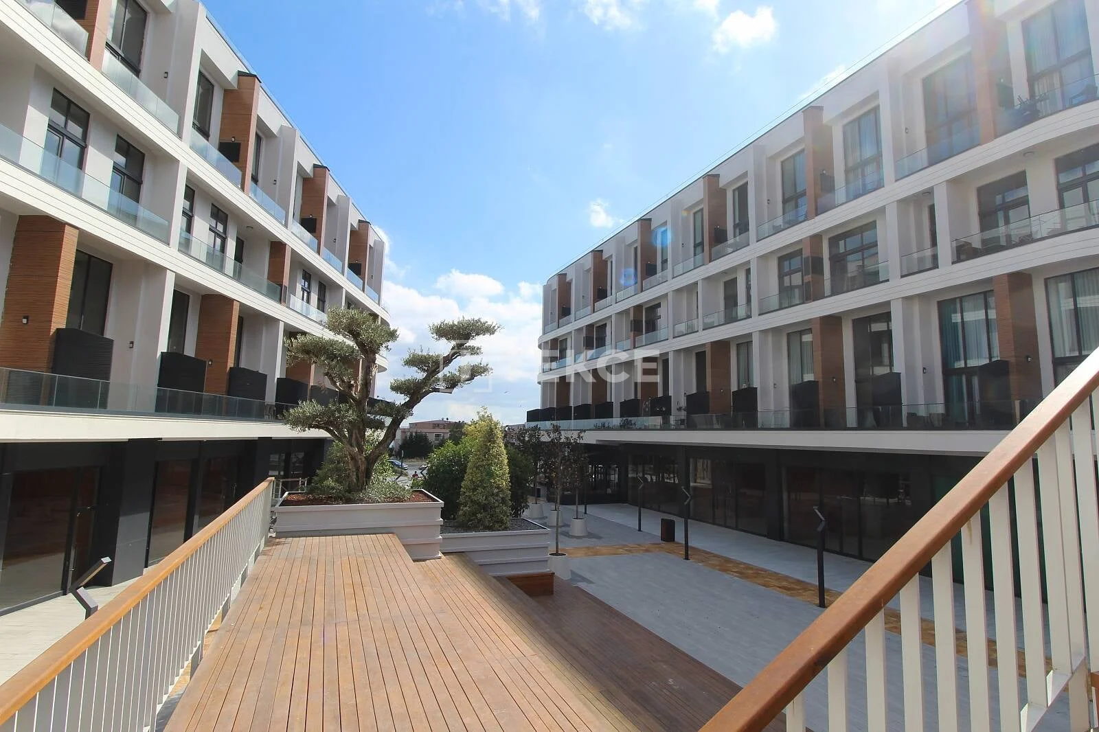 2-Bedroom Apartment with Sea and City Views in Istanbul, photo 5