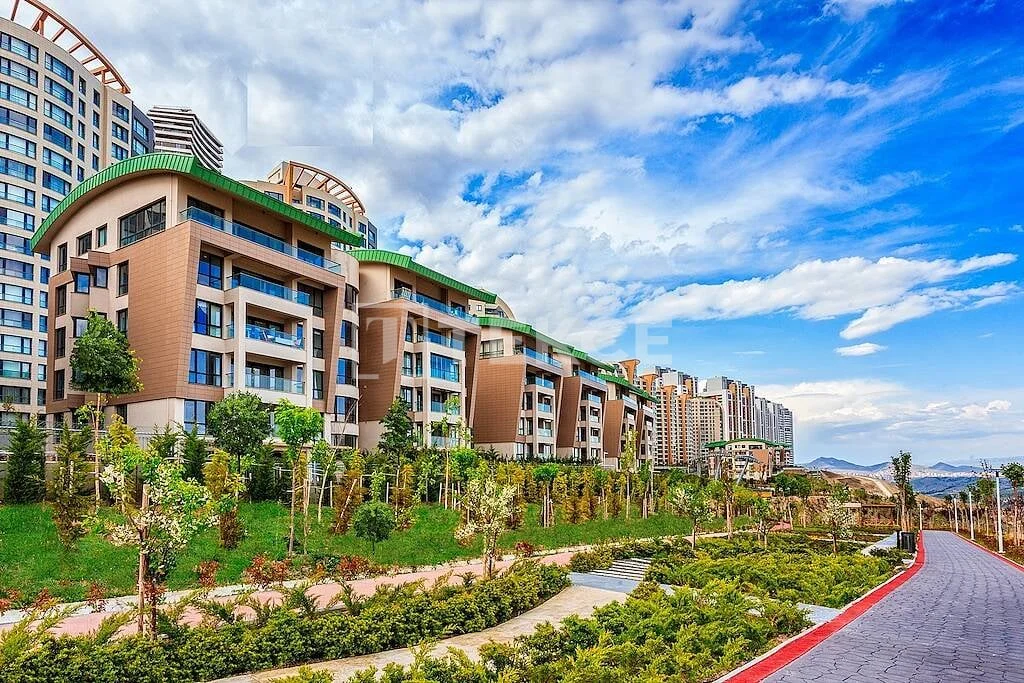 1-Bedroom Apartment with Lake and Forest Views in Cankaya, Ankara, photo 3