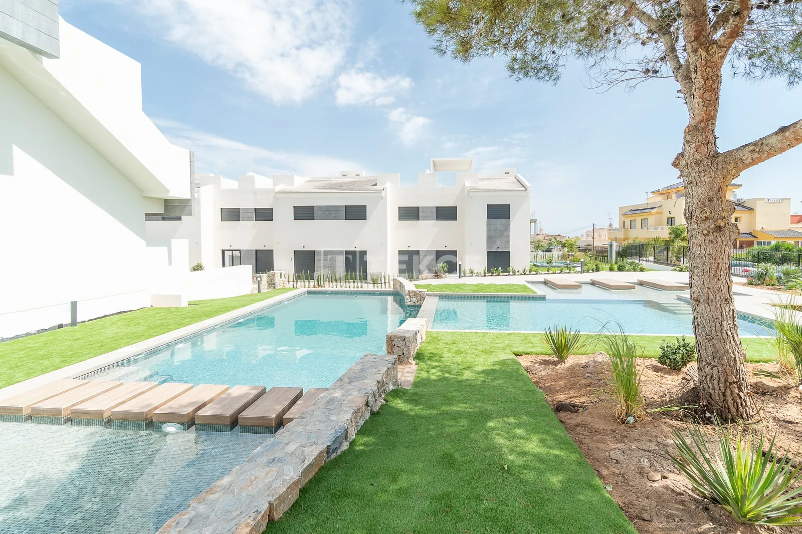 3-Bedroom Apartment with Terrace in Torrevieja, photo 4