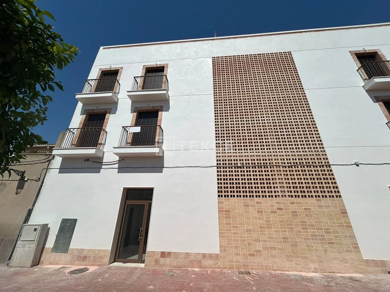 1-Bedroom Penthouse and Apartment in Onda de las Nieves, photo 2
