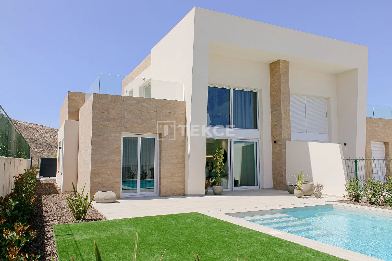 3-Bedroom Townhouse with Private Pool in Algorfa, Spain, photo 2