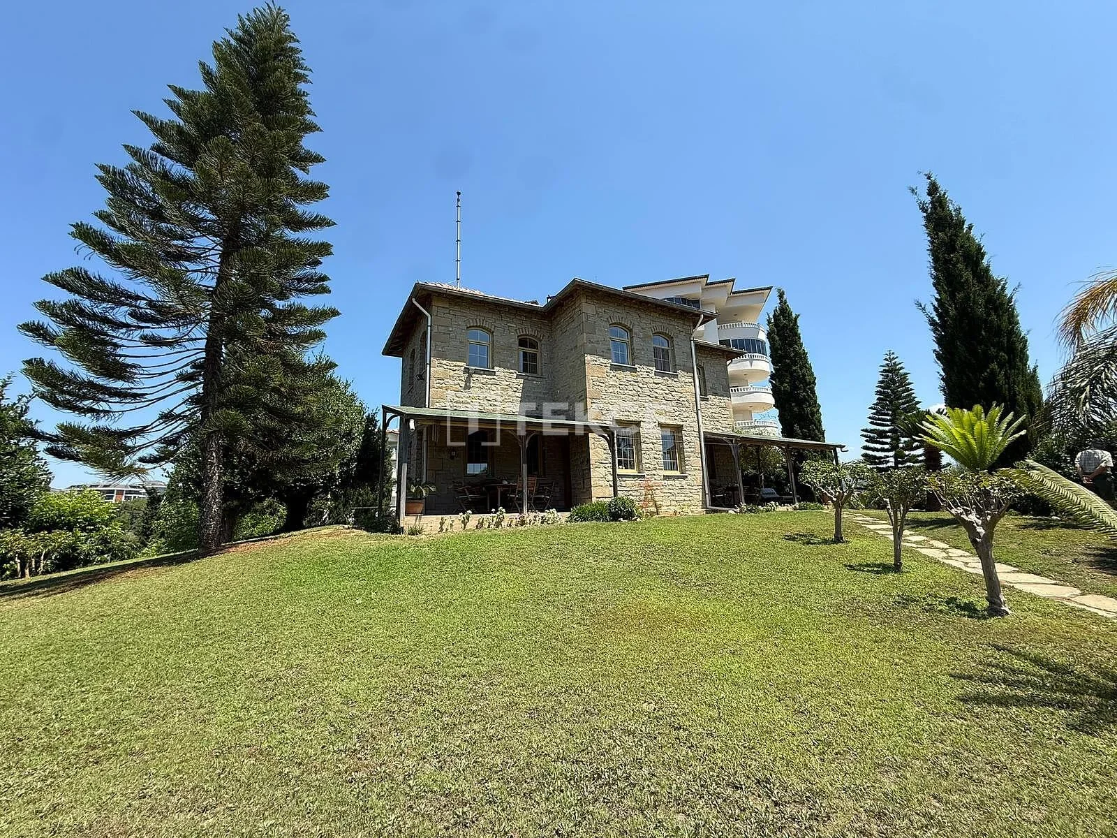 Вилла 500 м² с садом в Авсалларе, 5 спален, 1,9 км до моря, фото 3